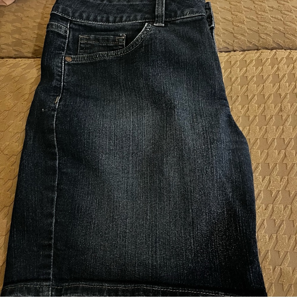 Jean Riders By Lee, Mid Rise Short - Picture 11 of 14